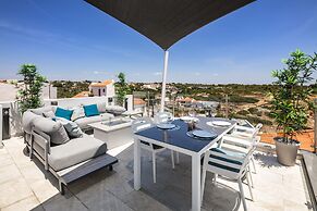 Apartment Overlooking Benagil Beach With Pool