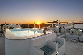 Apartment Overlooking Benagil Beach With Pool