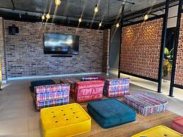 Stylish Private Room City Views & Prime Location
