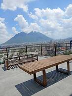 Stylish Private Room City Views & Prime Location