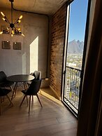 Stylish Private Room City Views & Prime Location