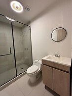 Stylish Private Room City Views & Prime Location