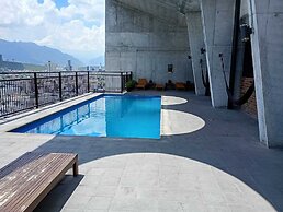 Stylish Private Room City Views & Prime Location