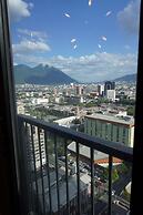 Stylish Private Room City Views & Prime Location