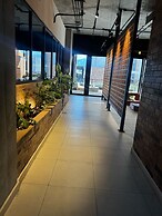 Stylish Private Room City Views & Prime Location