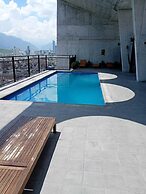 Stylish Private Room City Views & Prime Location