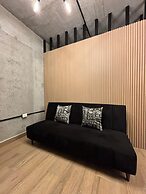 Stylish Private Room City Views & Prime Location