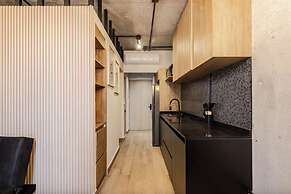 Stylish Private Room City Views & Prime Location