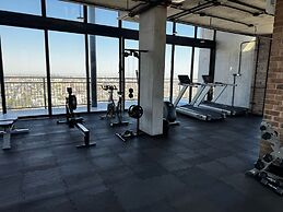 Stylish Private Room City Views & Prime Location