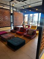 Stylish Private Room City Views & Prime Location