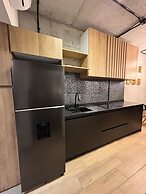 Stylish Private Room City Views & Prime Location