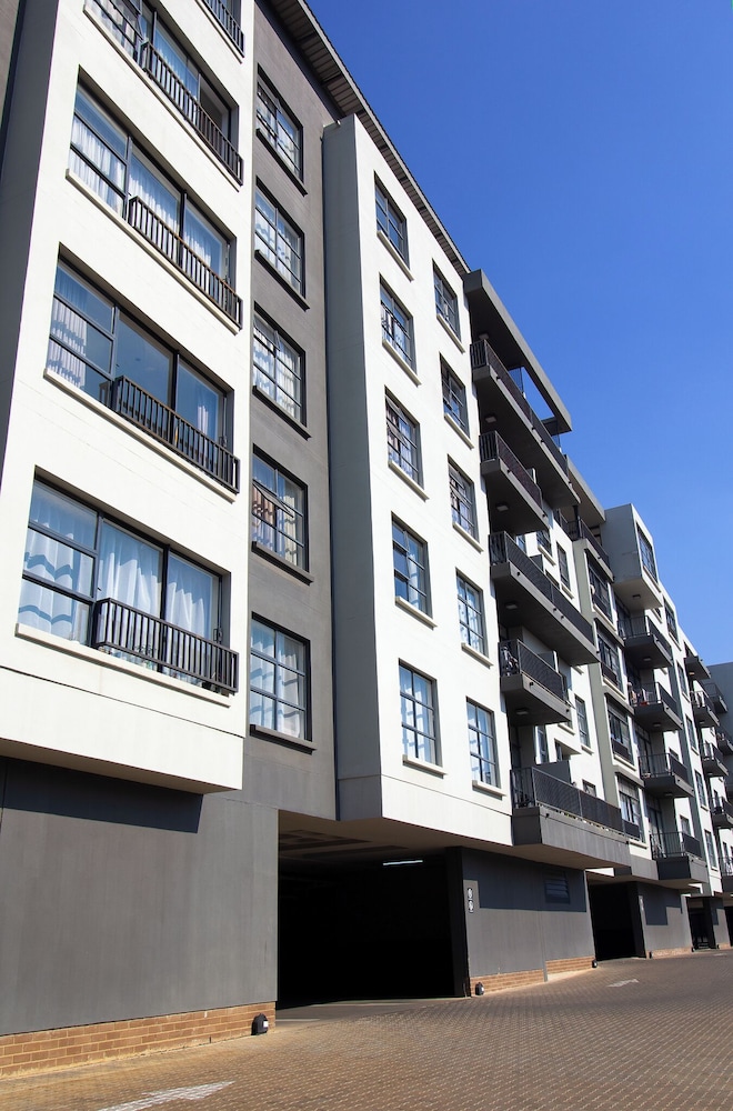 2BR-2BA - Rivonia Residence 1