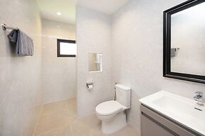 Villa Waree minutes to City and Beach