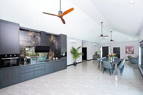 Villa Waree minutes to City and Beach