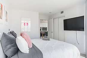 RivetStays - The Parade 2