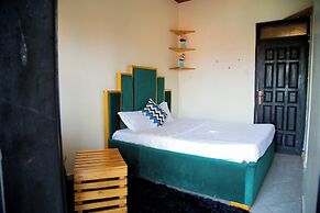 Noaz Hotel