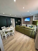 Monthly Stay 3 bed Bike Store Contractors