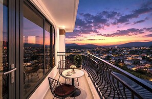 Lumina Dalat Premium hotel