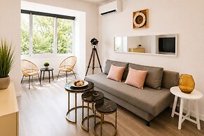 Metropole Apartments Romana Square