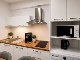 Metropole Apartments Romana Square