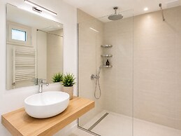 Metropole Apartments Romana Square