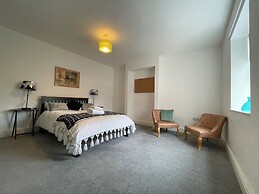 Golden Triangle Townhouse