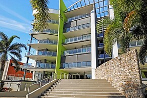 Luxury Cairns Stay with Pool and BBQ