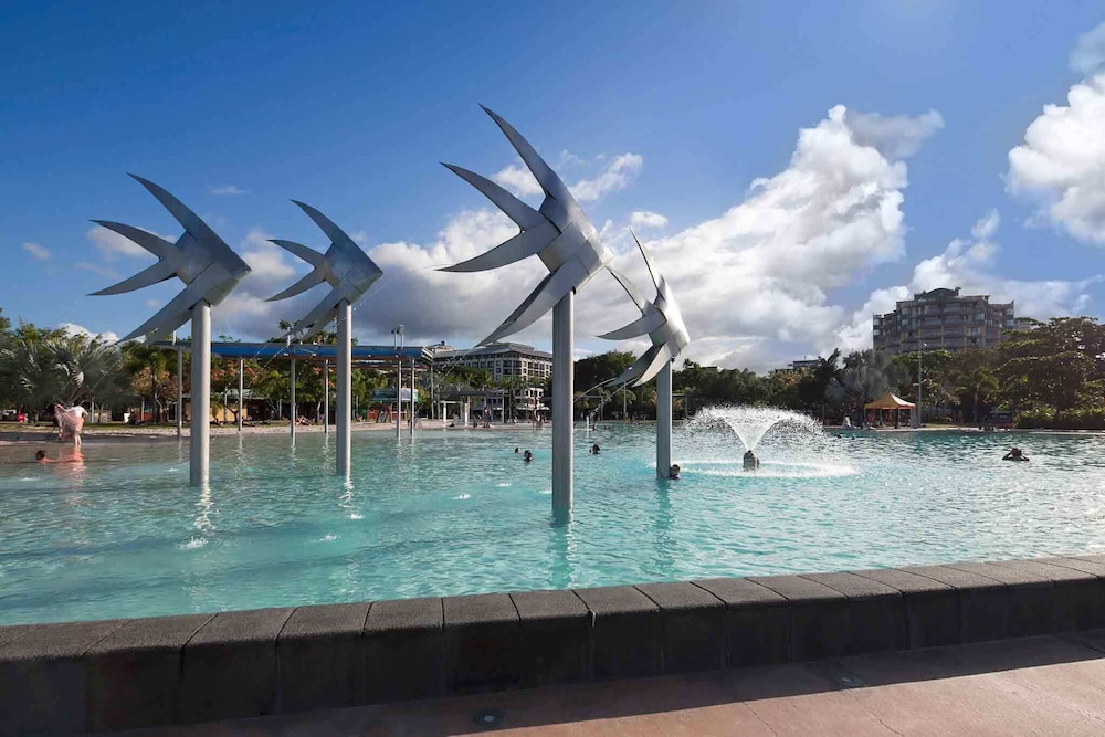 Luxury Cairns Stay with Pool and BBQ