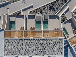 Illusion Suites