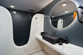 Illusion Suites