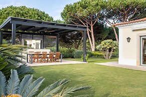 Fairview Villa by Cadenzalux