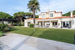 Fairview Villa by Cadenzalux