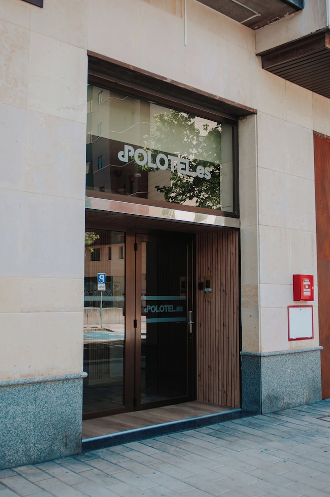 Polotel