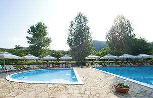 Agriani Hotel