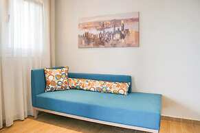 Aquamare Studios - Seaview Suite & Pool Bliss