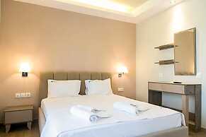 Aquamare Studios - Seaview Suite & Pool Bliss