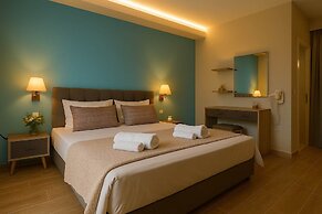 Aquamare Studios - Seaview Suite & Pool Bliss