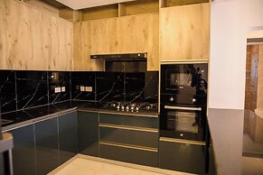 Grand Premiere 2 Bed by YourHost