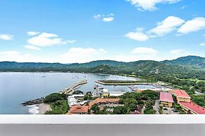 Luxury Condo with Panoramic Ocean Views, Sparkling Infinity Pool, and 