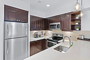 Luxury Condo with Panoramic Ocean Views, Sparkling Infinity Pool, and 