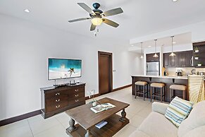 Luxury Condo with Panoramic Ocean Views, Sparkling Infinity Pool, and 