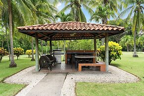 3-BD Home with Pool, Walk to Beach