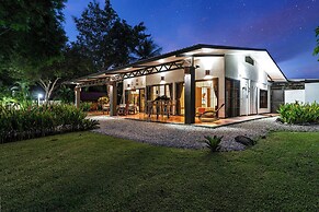 3-BD Home with Pool, Walk to Beach