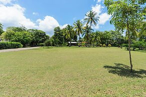 3-BD Home with Pool, Walk to Beach