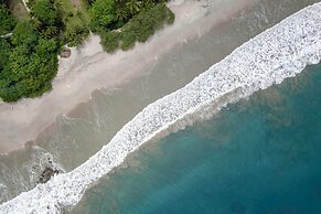 3-BD Home with Pool, Walk to Beach
