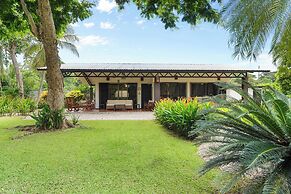 3-BD Home with Pool, Walk to Beach