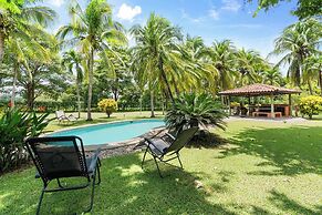 3-BD Home with Pool, Walk to Beach