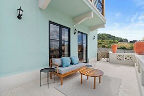 Sophisticated Modern Home w/ Ocean Views, Gorgeous Master Suites & Pri