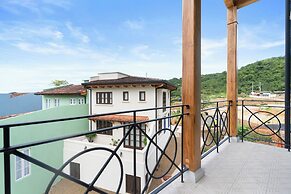 Sophisticated Modern Home w/ Ocean Views, Gorgeous Master Suites & Pri