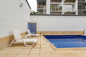 Edificio Fence Real